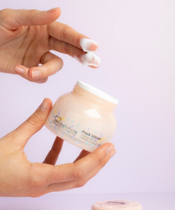 ΚΡΕΜΑ ΠΡΟΣΩΠΟΥ CANDY CARAMEL 50ml – ΜΕ ΒΙΤΑΜΙΝΗ C