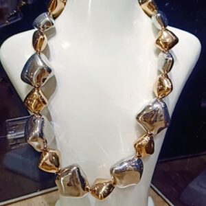 Κολιέ RO Accessories – Διχρωμία & Δύναμη σε Ένα Κομμάτι