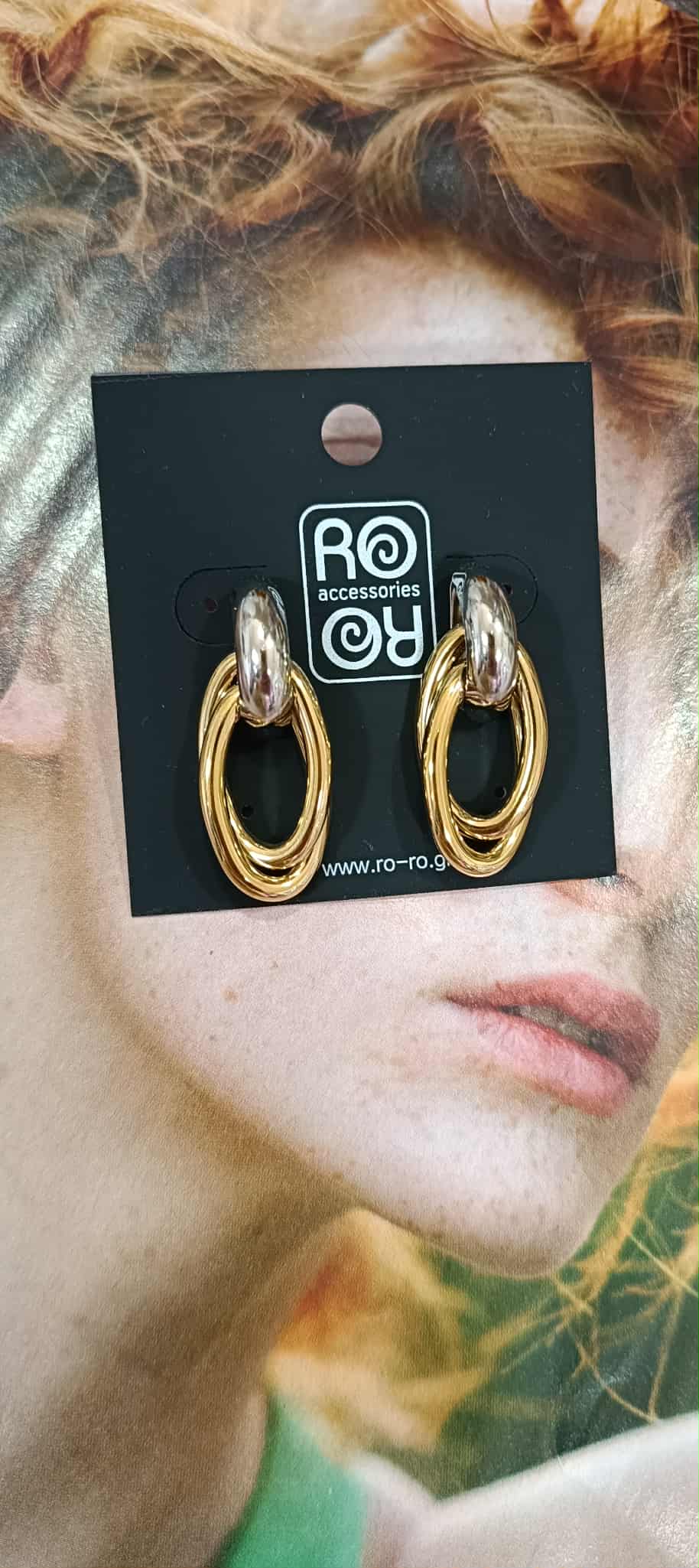 Σκουλαρίκια RO Accessories – Δίχρωμοι Οβάλ Κρίκοι Πλεγμένοι (Χρυσό/Ασημί)