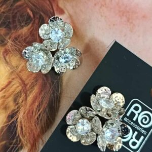 Σκουλαρίκια RO Accessories – Ασημί Τριπλό Λουλούδι με Ζιργκόν