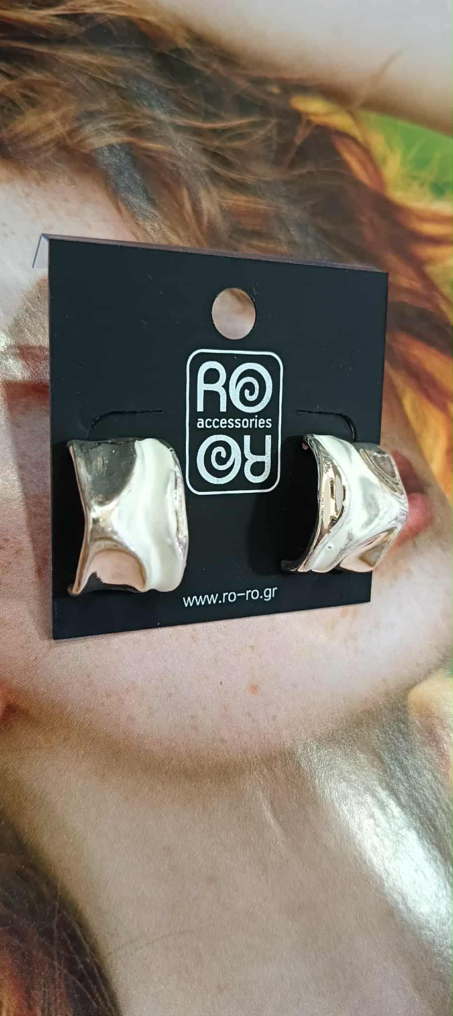 Σκουλαρίκια RO Accessories – Ασύμμετρα Τετραγωνισμένα με Νεύρα Ασημί - Image 2