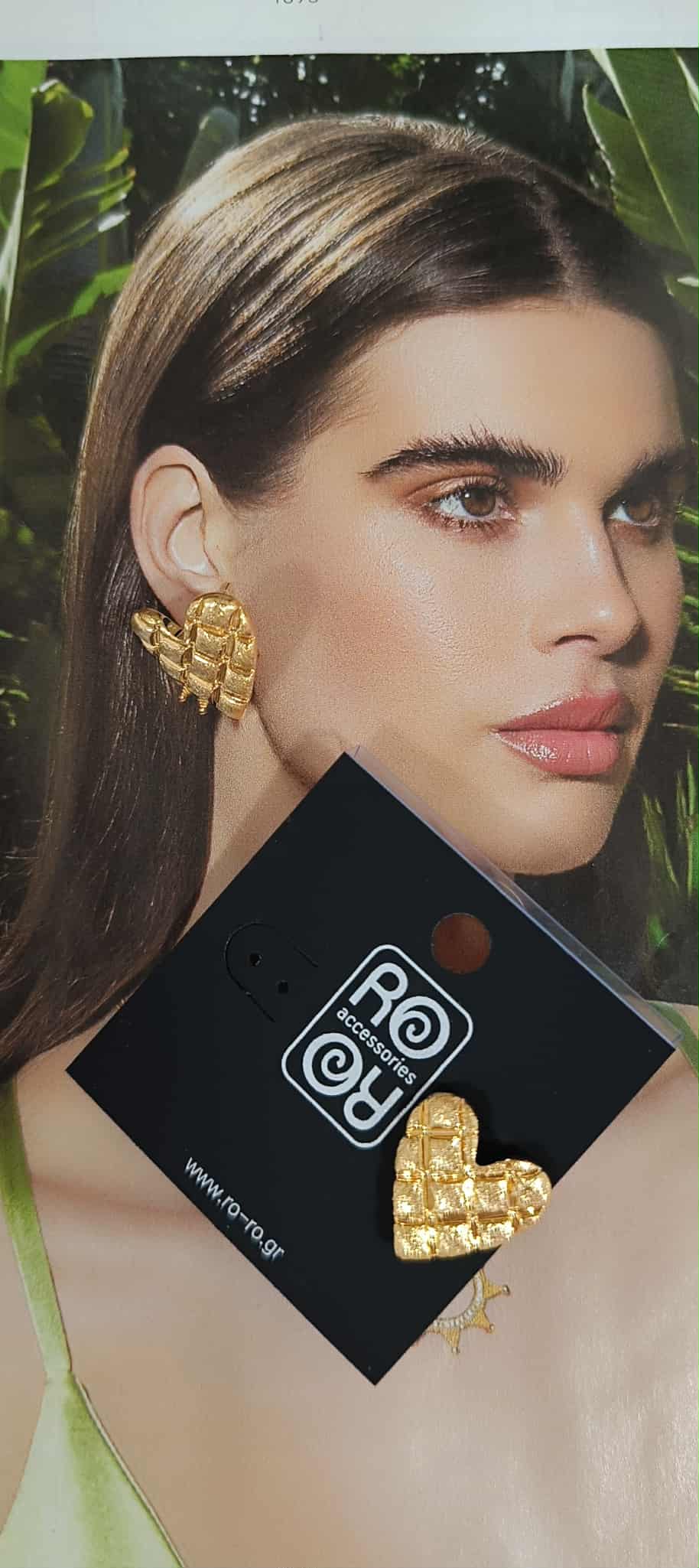 Σκουλαρίκια RO Accessories – Χρυσες Σφυρήλατες Καρδιές με Τετράγωνα - Image 3