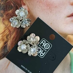 Σκουλαρίκια RO Accessories – Ασημί Τριπλό Λουλούδι με Ζιργκόν
