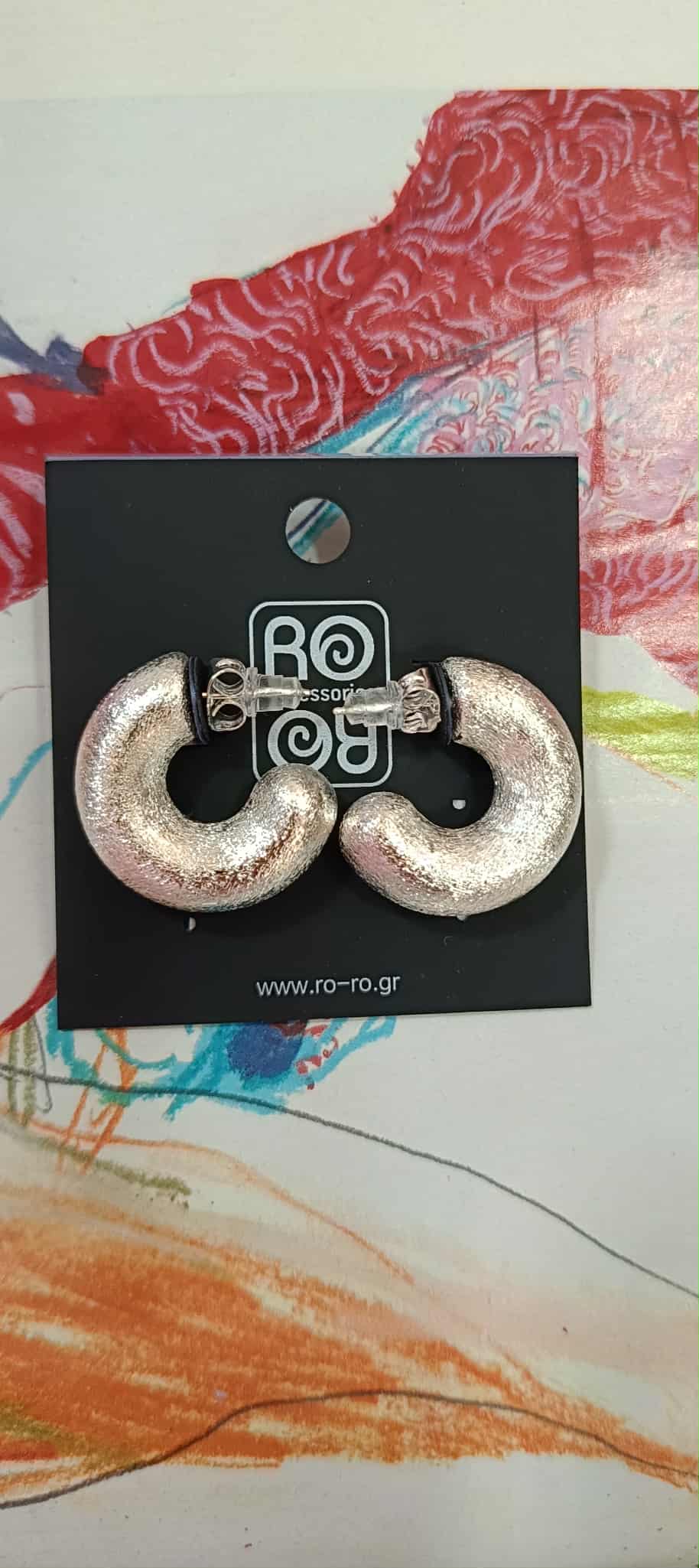 Σκουλαρίκια RO Accessories – Ασημί Σαγρέ Ματ Σχήμα Ημισελήνου - Image 2