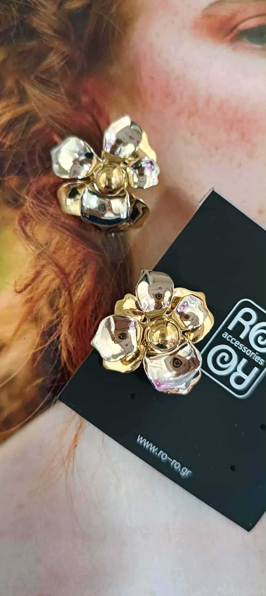 Σκουλαρίκια RO Accessories – Δίχρωμο Λουλούδι με Χρυσό Μαργαριτάρι