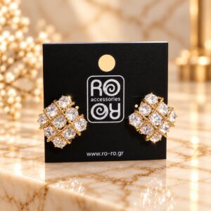 RO Accessories Crystal Diamond χρυσά ρομβοειδή σκουλαρίκια με διάφανες λαμπερές πέτρες και περίτεχνο γεωμετρικό πλέγμα.