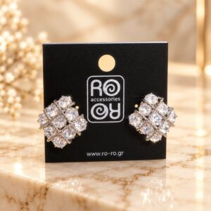 RO Accessories Crystal Diamond ασημί ρομβοειδή σκουλαρίκια με διάφανες λαμπερές πέτρες και περίτεχνο γεωμετρικό πλέγμα.